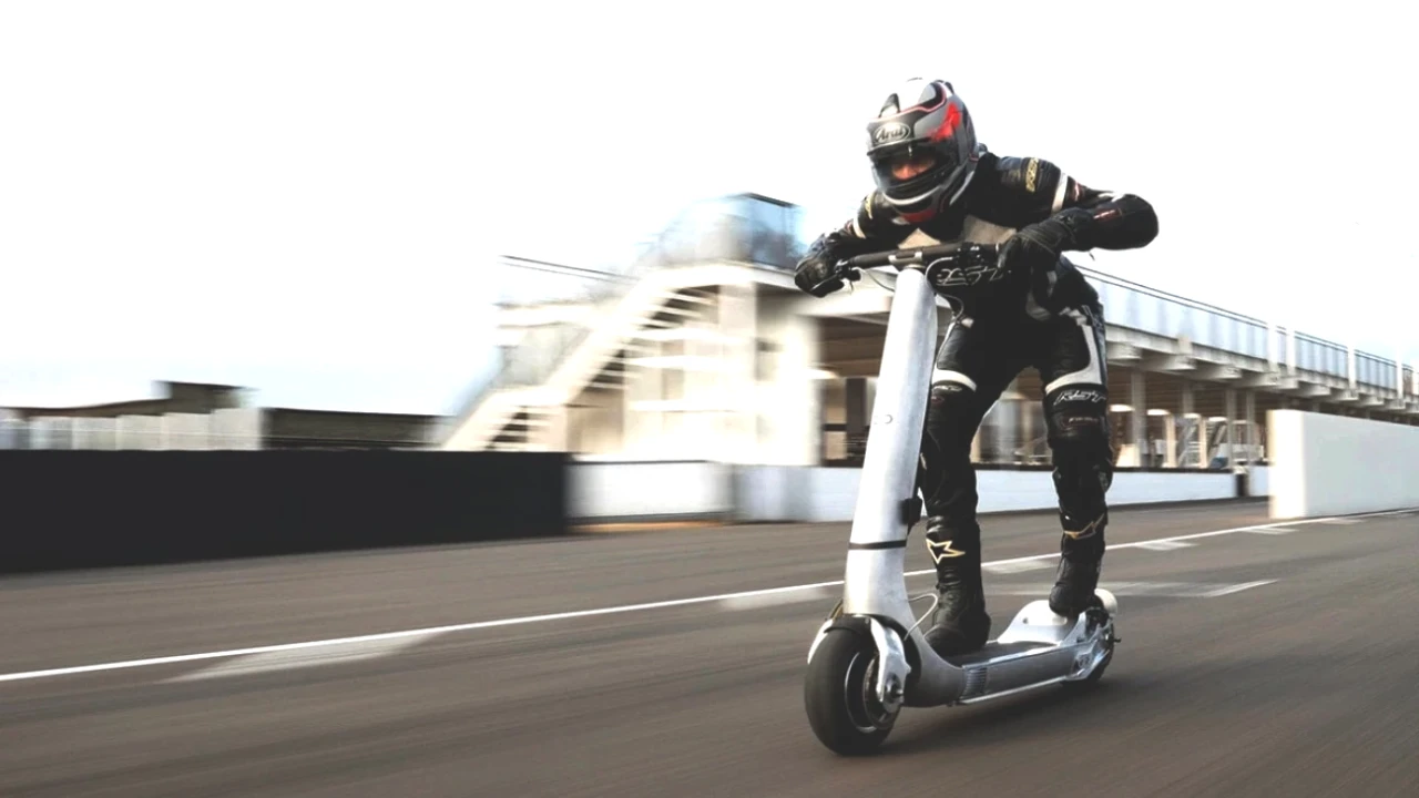 Elektrikli Scooter ile 160 km/s Hız Rekoru! Fiyatı ve Detaylar Açıklandı
