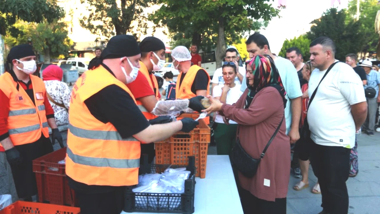 Yenimahalle'de Büyüleyici Bir Anma: Binlerce Kişi Kerbela Şehitlerini Unutmadı!
